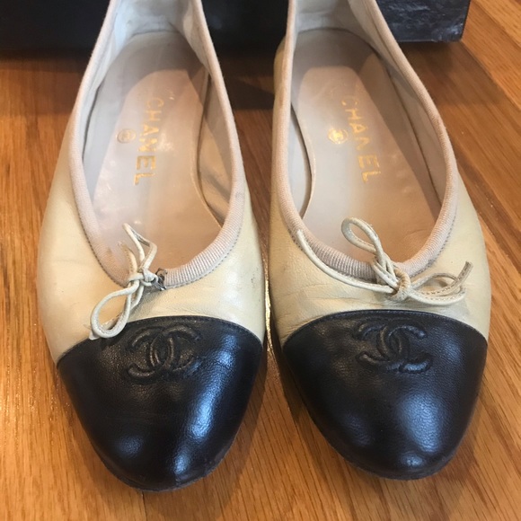 Chanel Capstone Flats - Picture 2 of 11